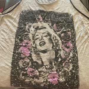 Woman Marilyn Monroe shirt size XL